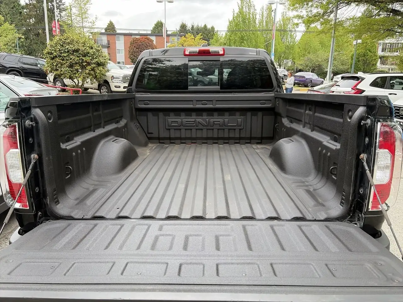 GMC Canyon снимка GMC Canyon