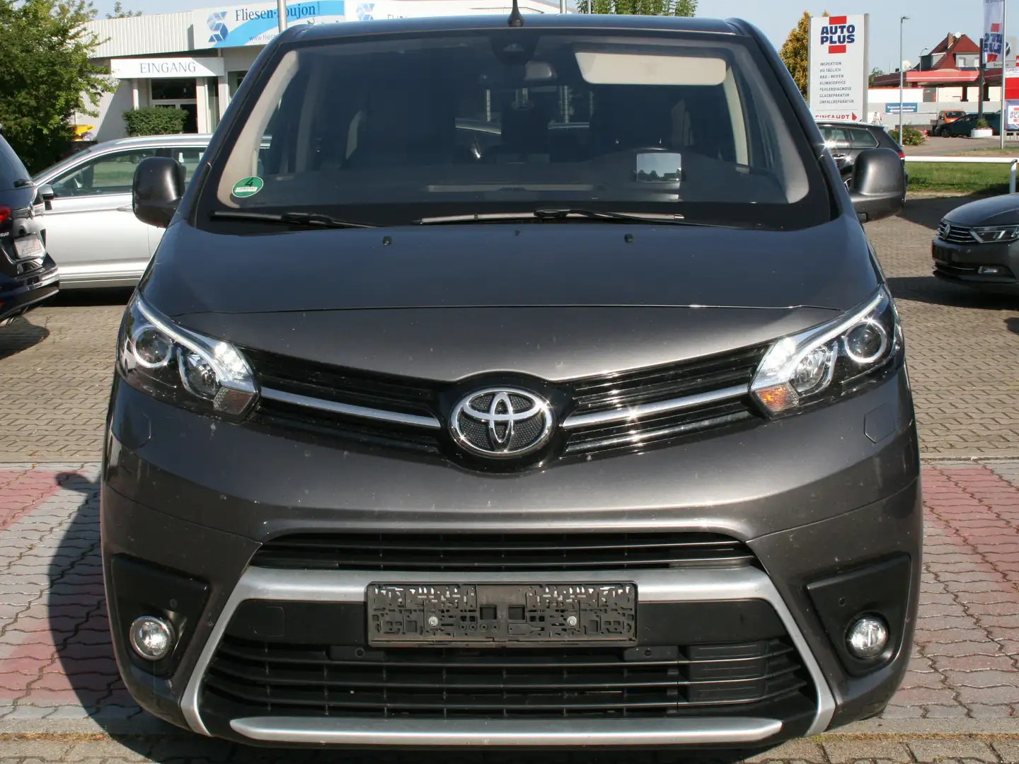 Toyota Proace 2,0-l-D-4D L1 (7-Si.) Autm. Verso Executive Noir - 2