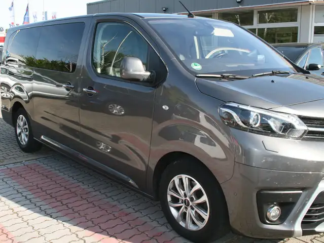 Toyota Proace 2,0-l-D-4D L1 (7-Si.) Autm. Verso Executive