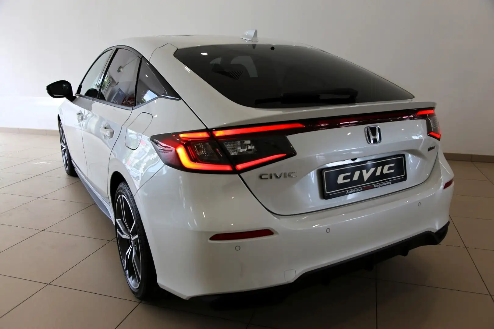 Honda Civic Advance Facelift Pano Bosesound e-Sitze Weiß - 2
