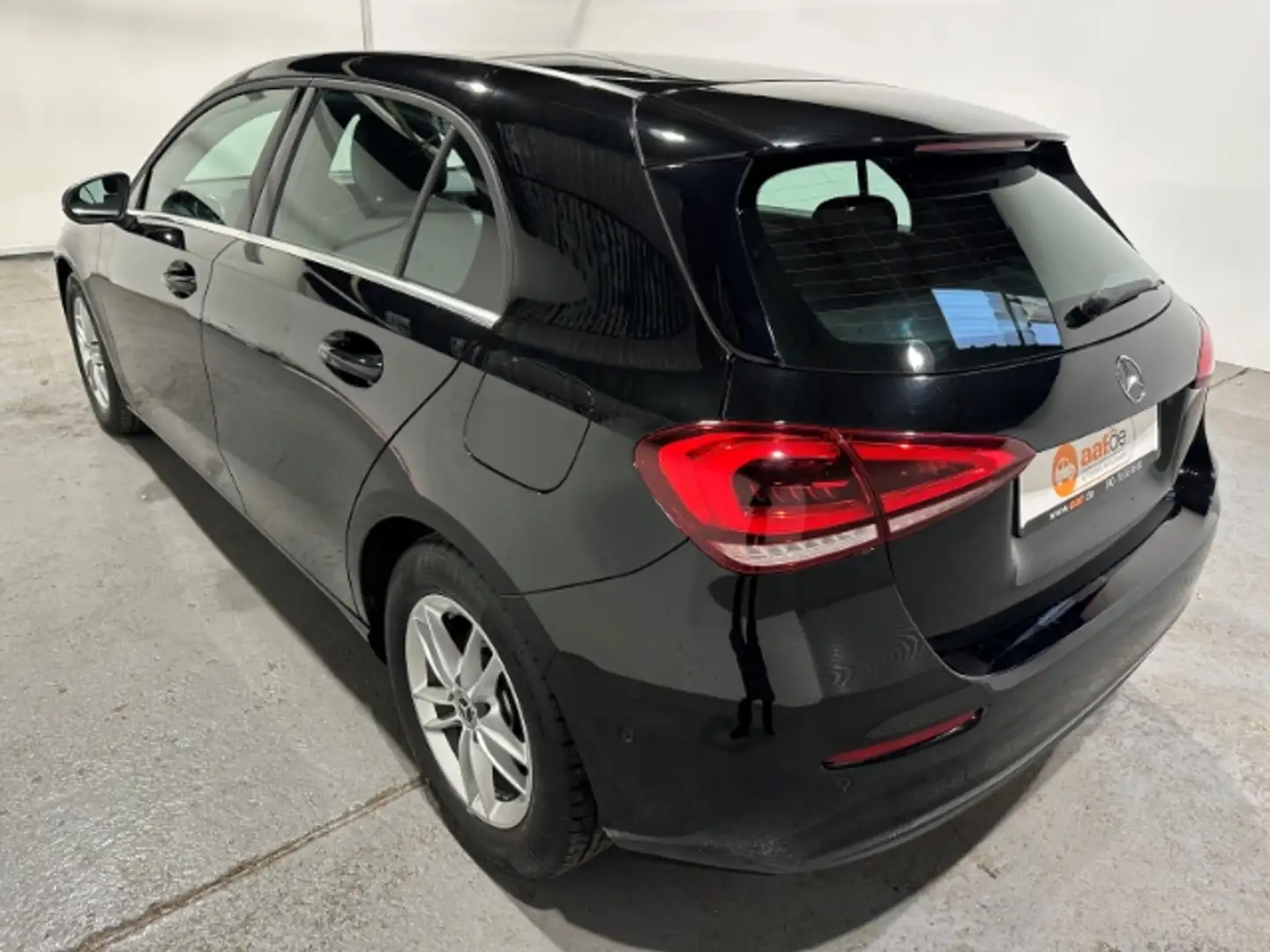 Mercedes-Benz A 180 Automatik EU6d-T Klima Navi LED ACC Widescreen Noir - 2