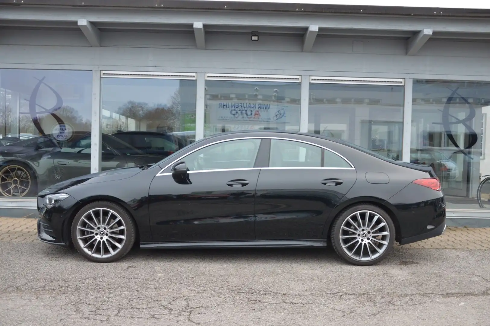 Mercedes-Benz CLA 200 Coupe AMG-LINE*LED*MBUX*PDC*SHZ*19"*AMBI Schwarz - 2