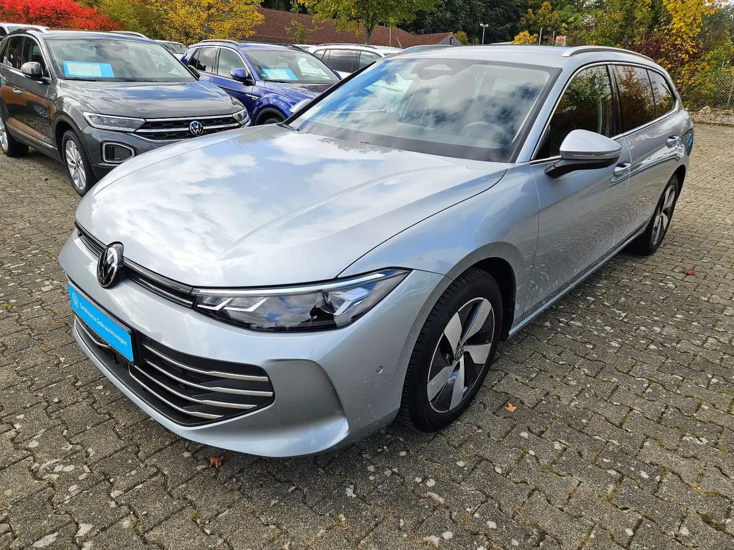 Volkswagen Passat Variant Business 1.5 eTSI Navi AHK LED Silber - 2