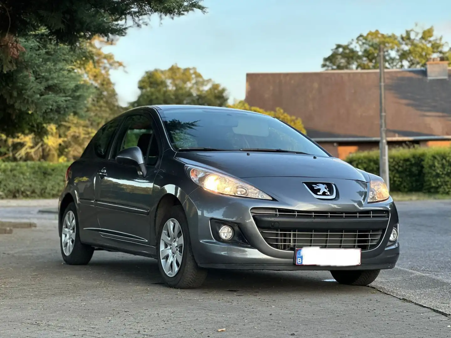 Peugeot 207 1.6 HDi 90ch FAP 99g BLUE LION Active - 1