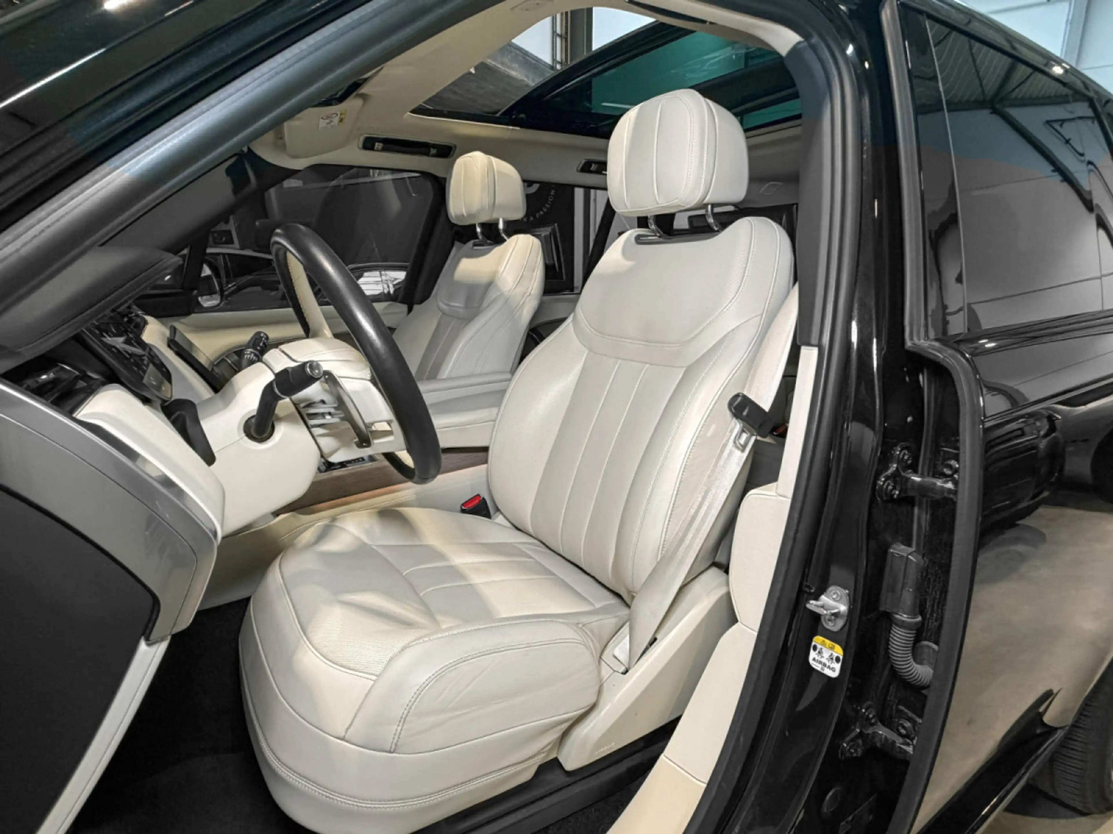 Land Rover Range Rover Range Rover First Edition L460 D350/23'/360°/PANOR — photo 4