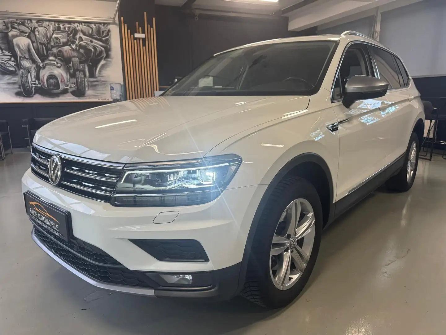 Volkswagen Tiguan Allspace 2.0 TSI LED-SCHEINWERFER PANO AC Weiß - 1