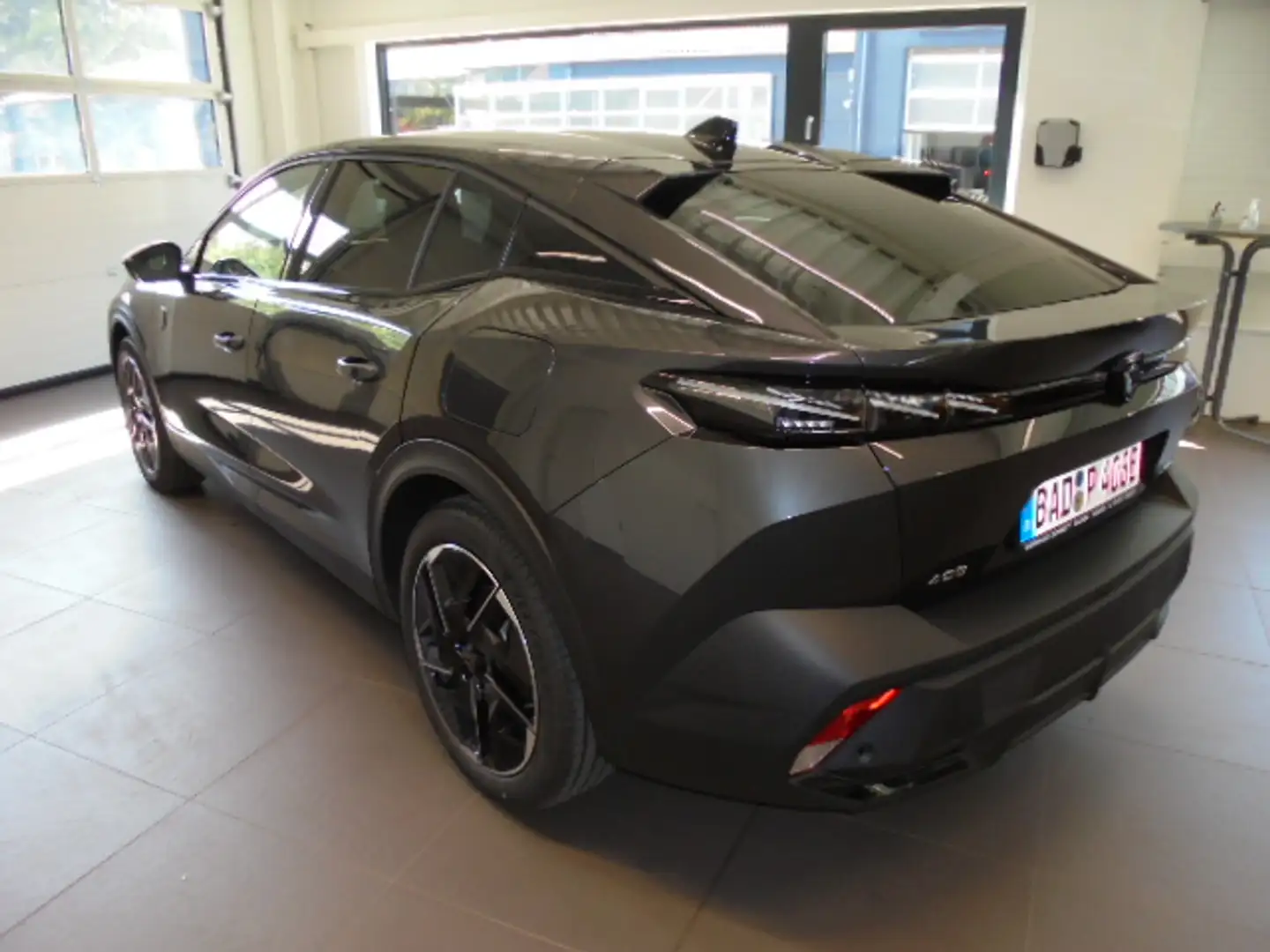Peugeot 408 GT Plug-In Hybrid 225 e-EAT8 Grigio - 2