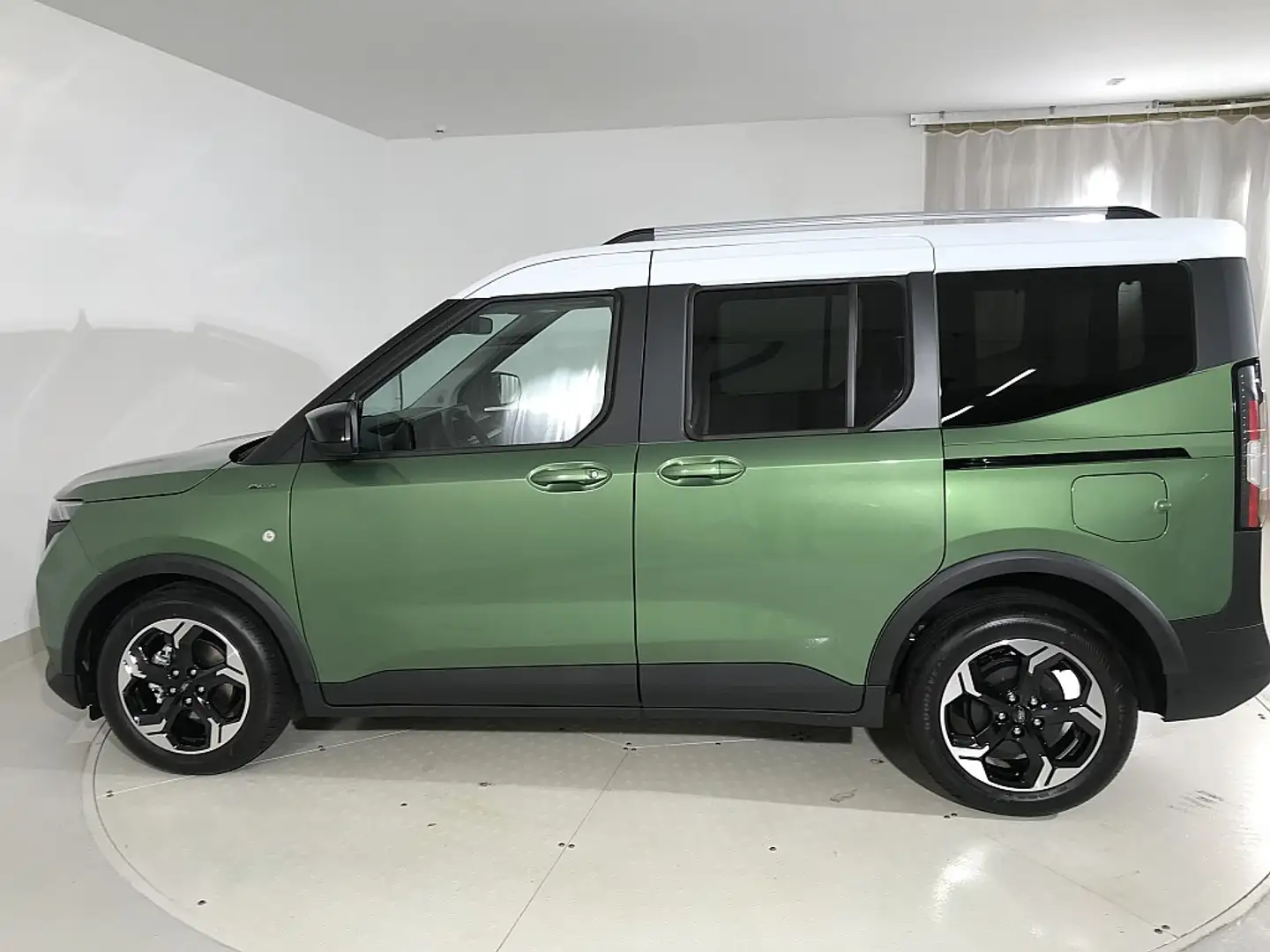 Ford Tourneo Courier 1,0 EcoBoost Active Aut. Grün - 2