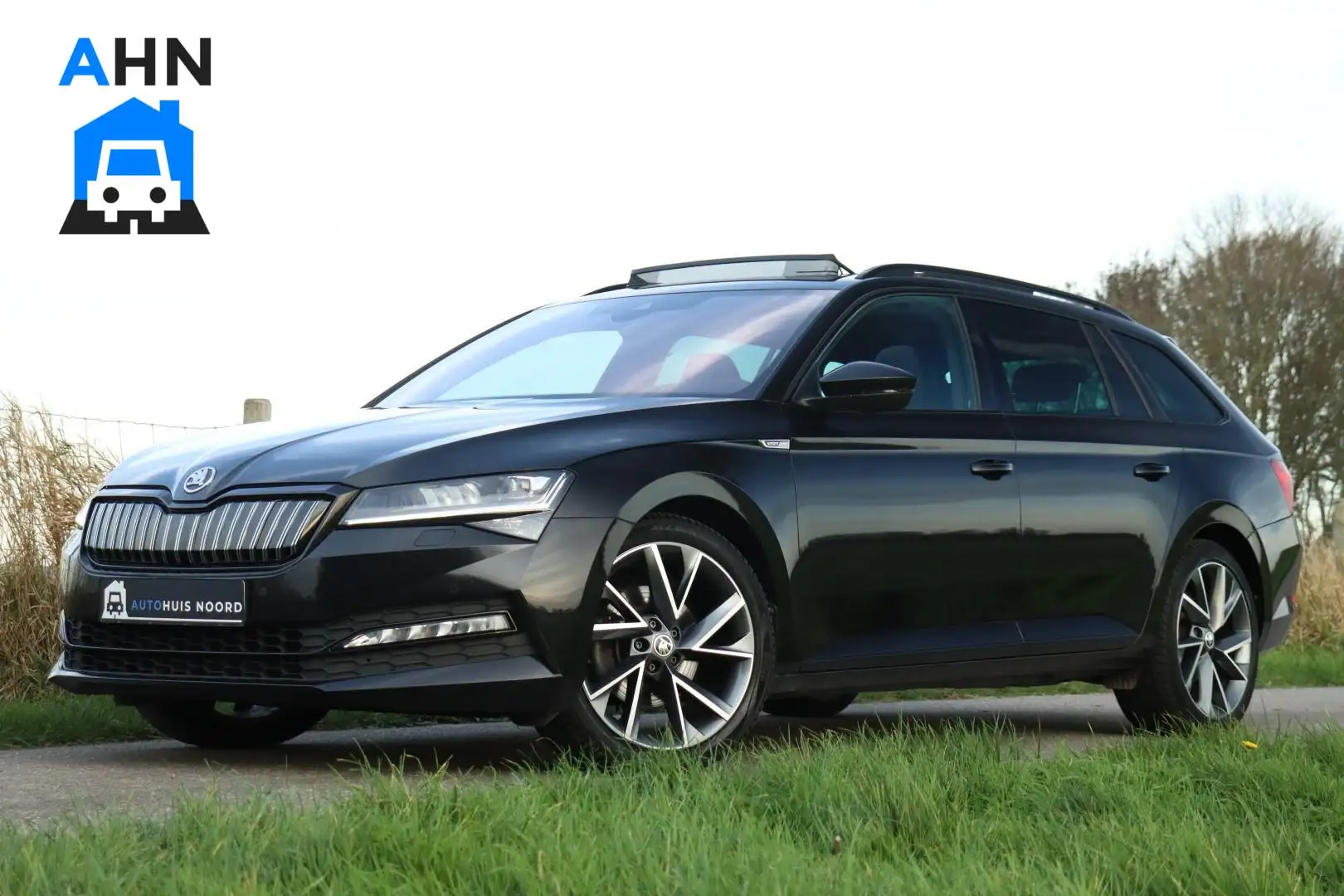 Skoda Superb Combi iV / 218 PK / DSG / VOL OPTIES / Sportline / Zwart - 1