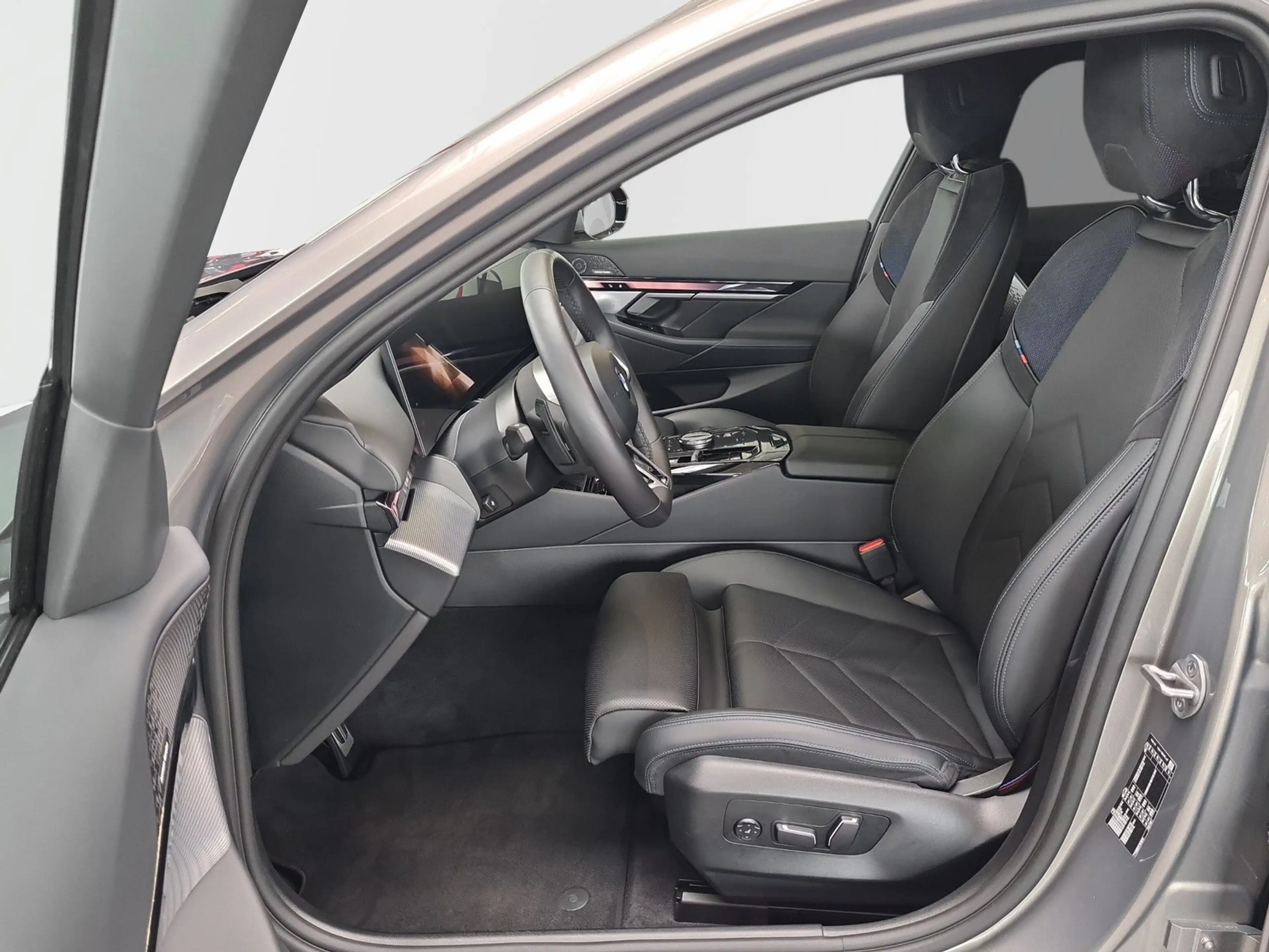 BMW 520 d Limousine M-Sport Pro Finanzierung ab 1,99% — photo 8