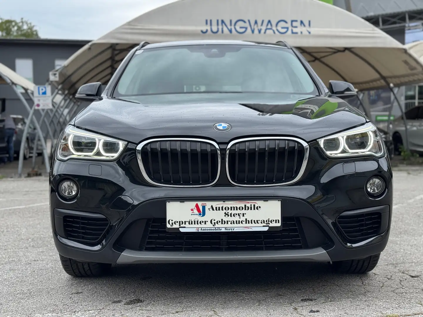 BMW X1 sDrive18d Advantage+R-Kamera+Anhängerkupplung Schwarz - 2