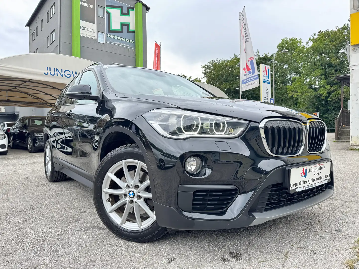 BMW X1 sDrive18d Advantage+R-Kamera+Anhängerkupplung Schwarz - 1