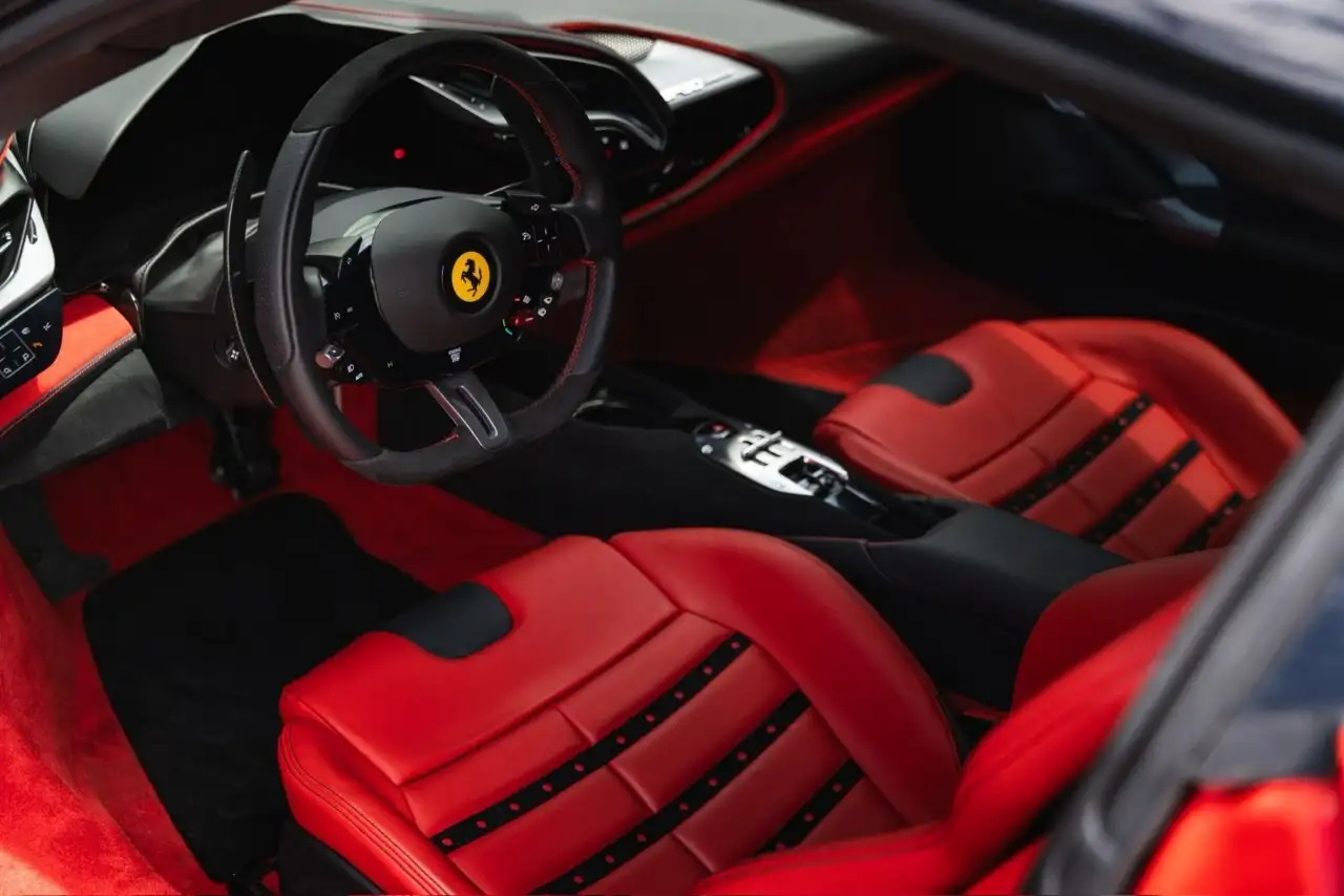 Ferrari SF90 Stradale снимка Ferrari SF90 Stradale