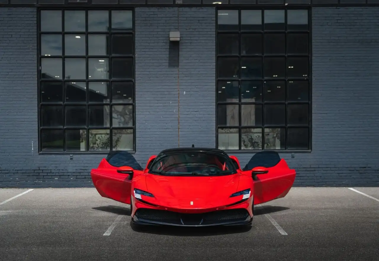 Ferrari SF90 Stradale снимка Ferrari SF90 Stradale