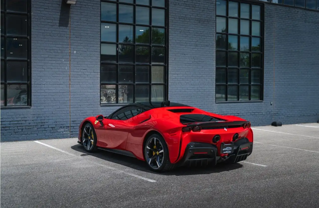 Ferrari SF90 Stradale снимка Ferrari SF90 Stradale