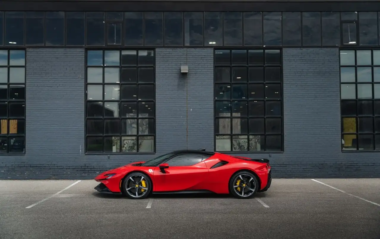 Ferrari SF90 Stradale снимка Ferrari SF90 Stradale