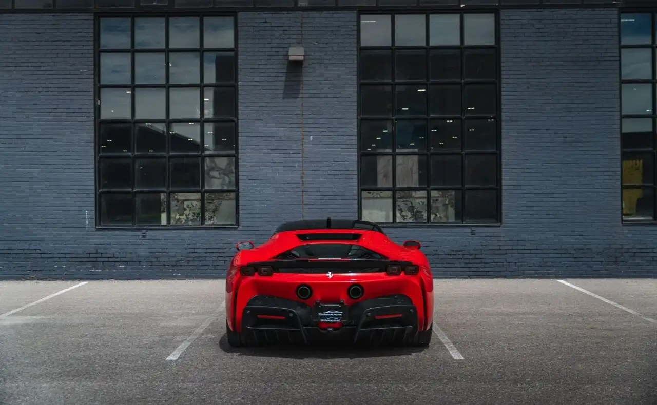 Ferrari SF90 Stradale снимка Ferrari SF90 Stradale