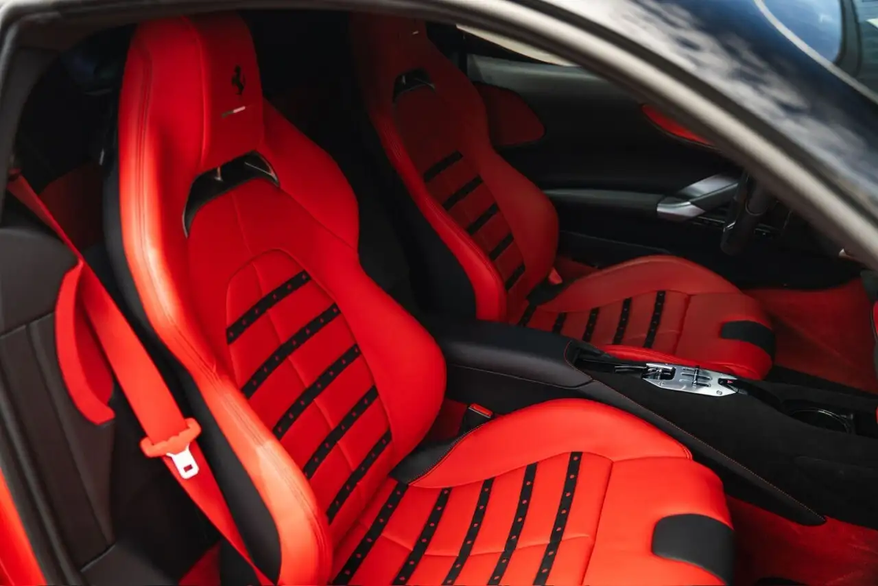 Ferrari SF90 Stradale снимка Ferrari SF90 Stradale