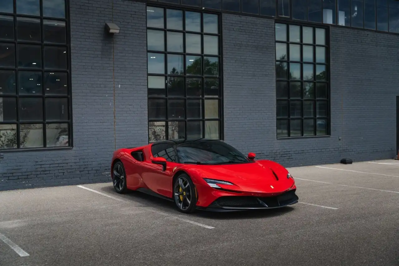Ferrari SF90 Stradale снимка Ferrari SF90 Stradale