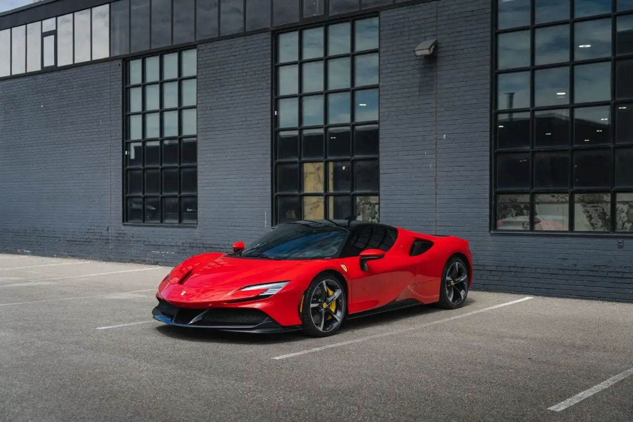 Ferrari SF90 Stradale снимка Ferrari SF90 Stradale