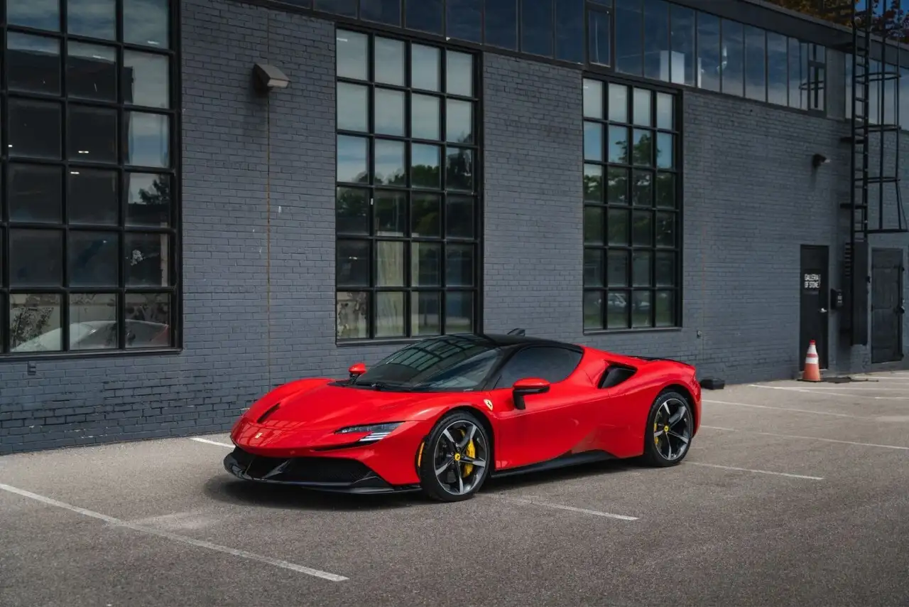 Ferrari SF90 Stradale снимка Ferrari SF90 Stradale