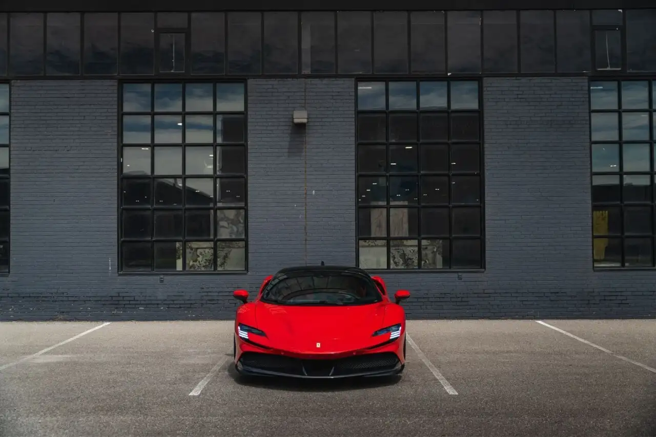 Ferrari SF90 Stradale снимка Ferrari SF90 Stradale