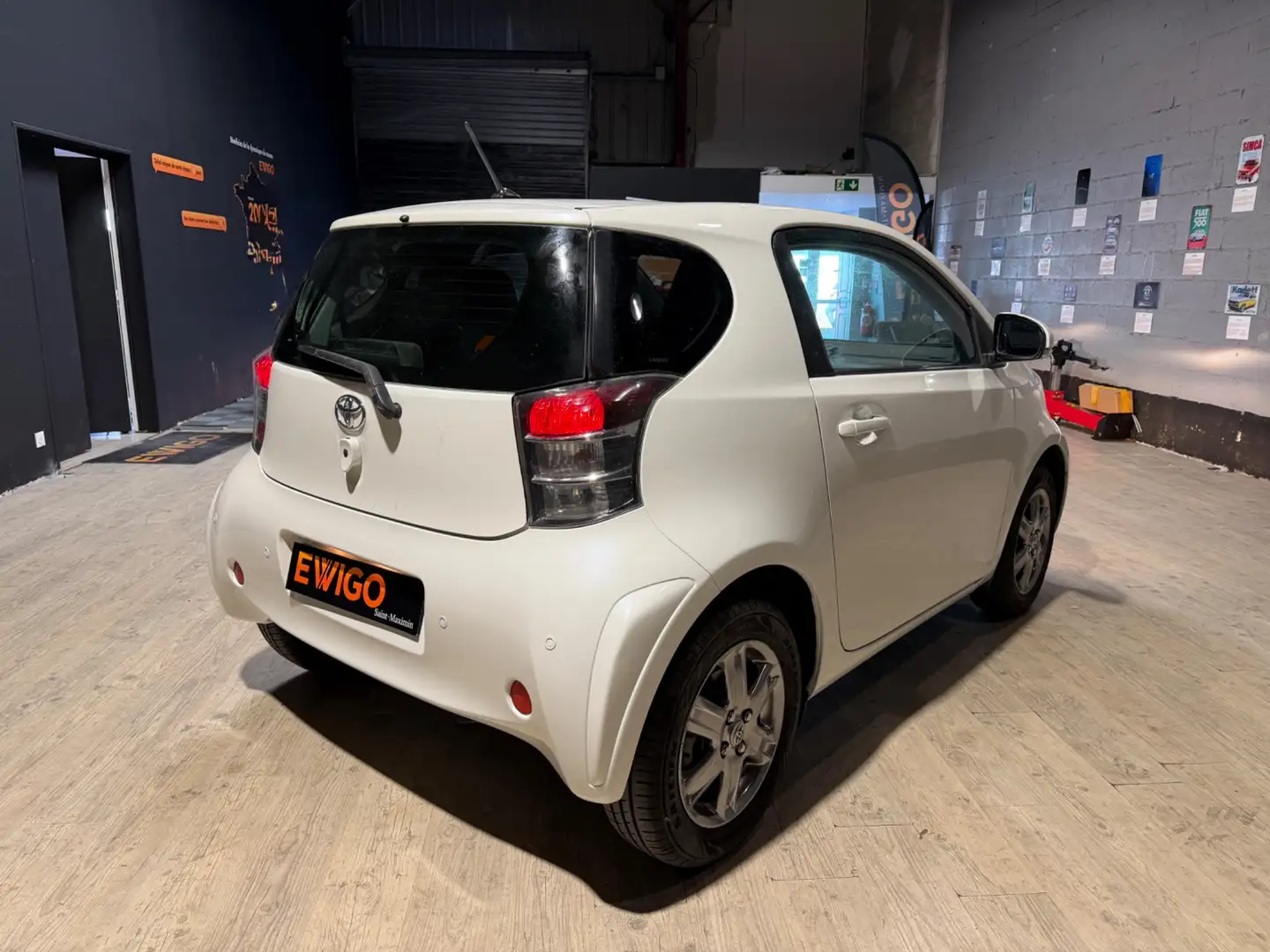Toyota iQ 1.0 VVTI 70 IQ2-MOTEUR A CHAINE - 2