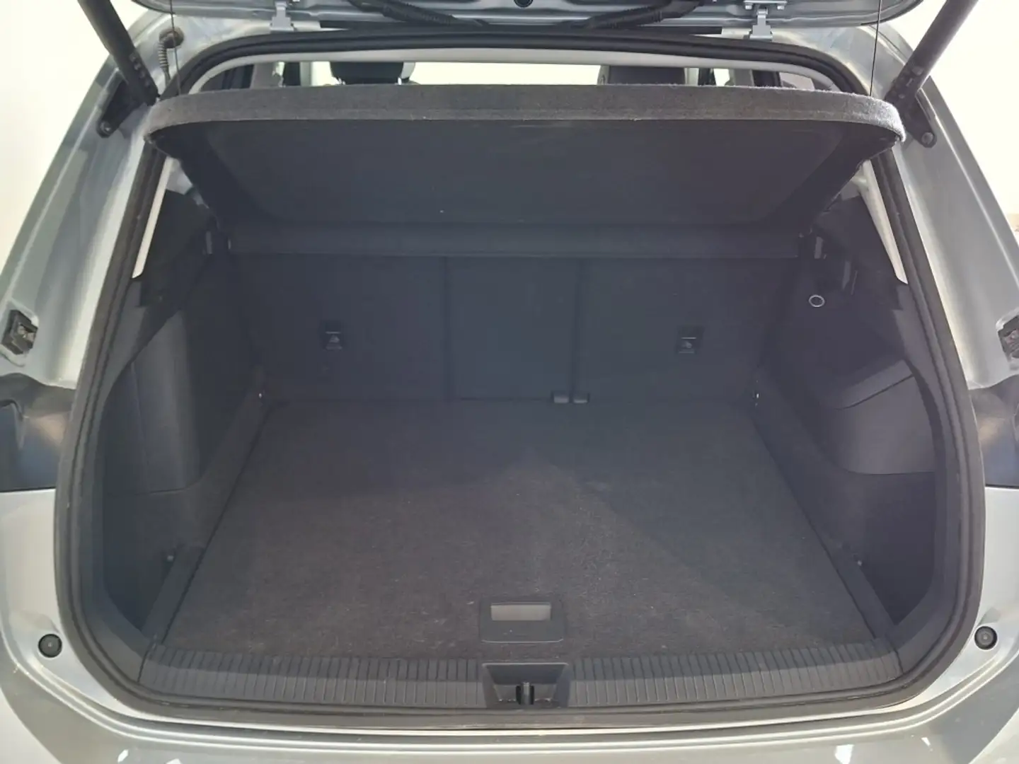 Volkswagen Tiguan 1.5 TSI eHybrid Life DSG 150kW Plateado - 2