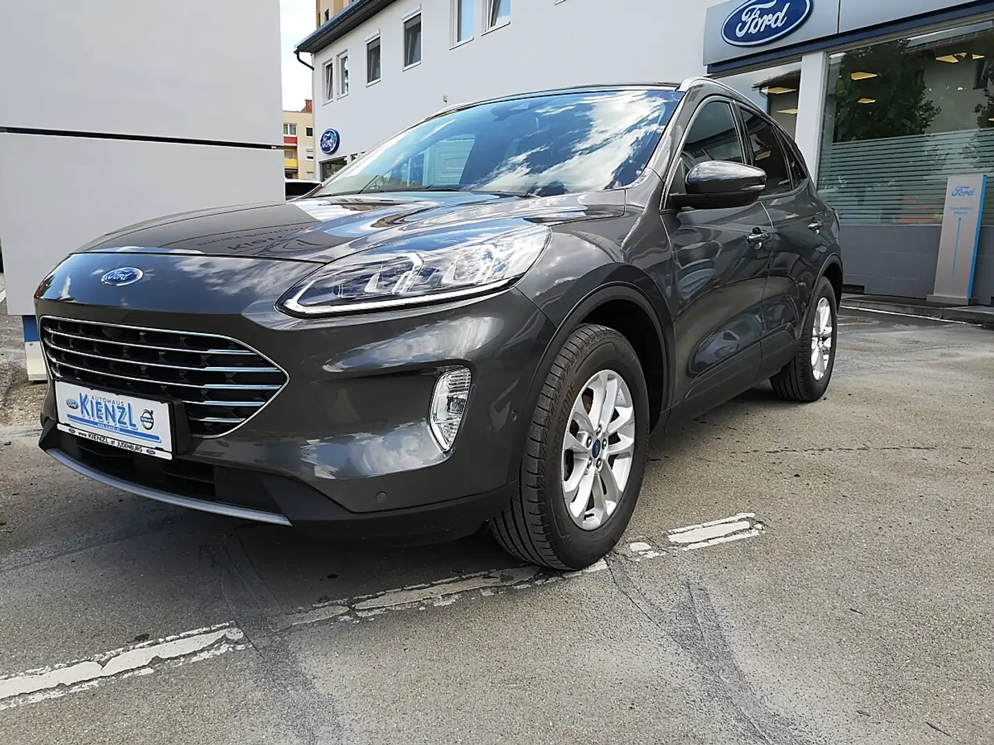 Ford Kuga 2.5 Duratec Hybrid FHEV Silber - 1
