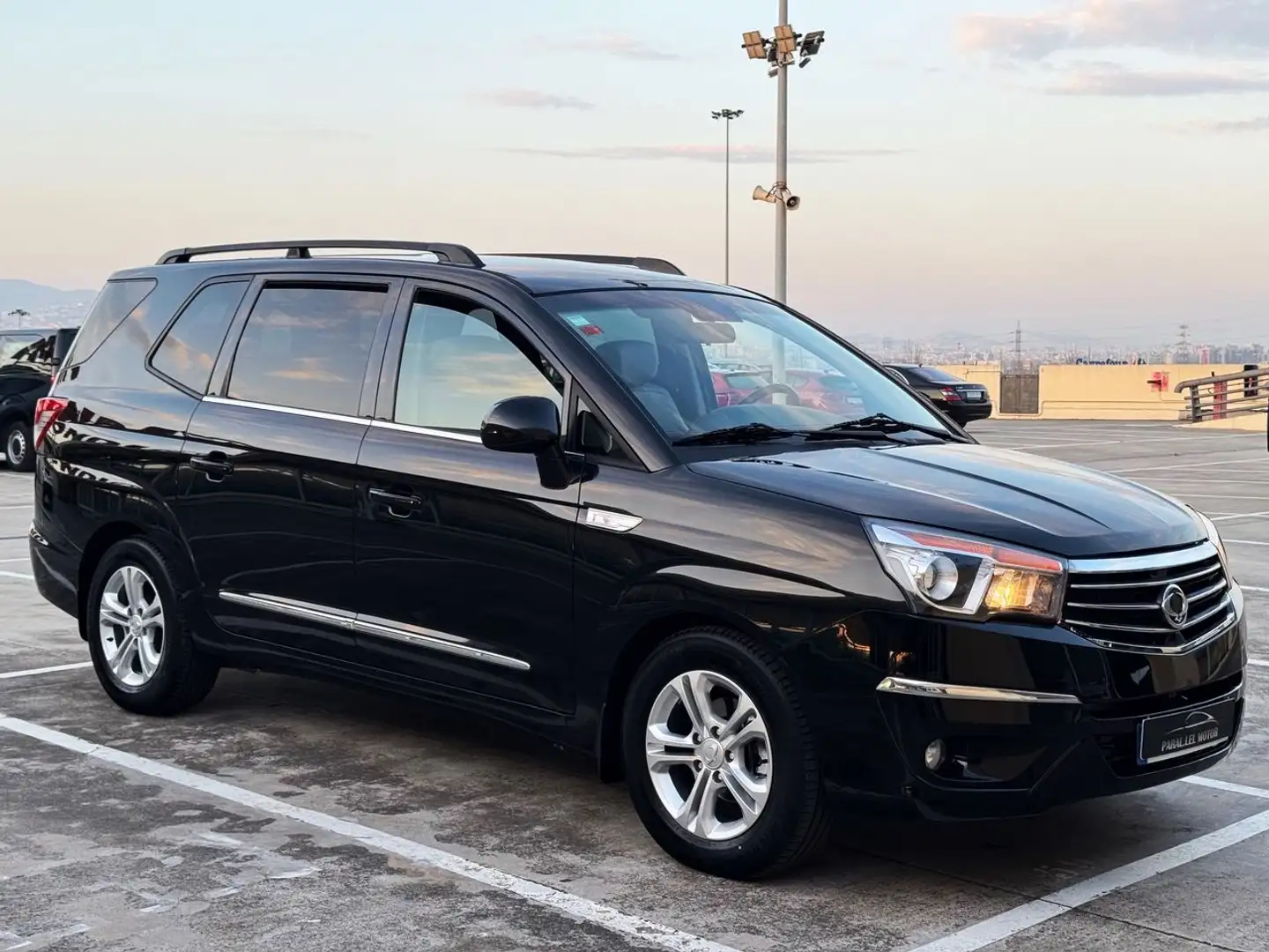SsangYong Rodius D22T Limited Aut. Negro - 1
