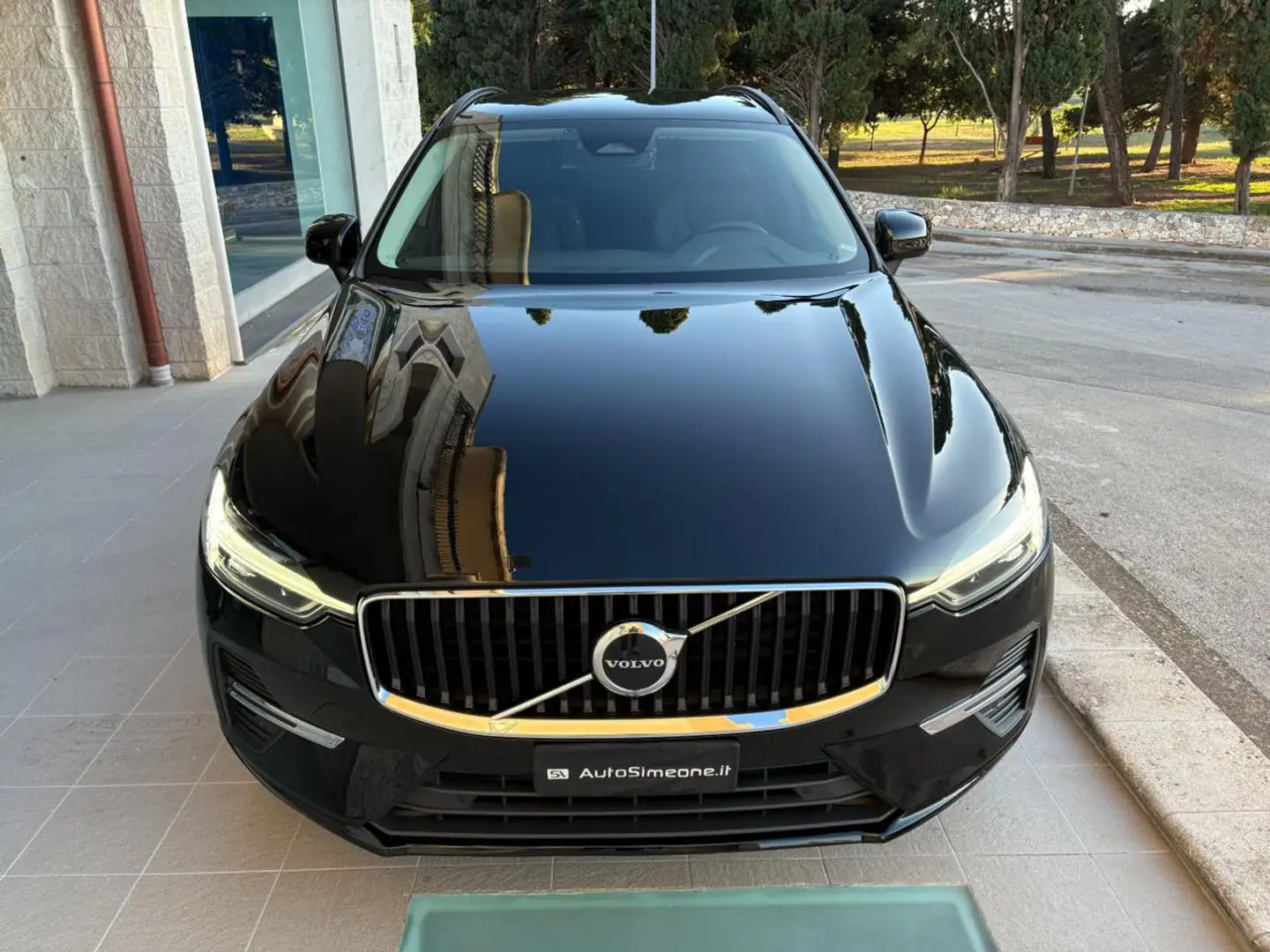 Volvo XC60 B4 (d) automatico Core Nero - 2
