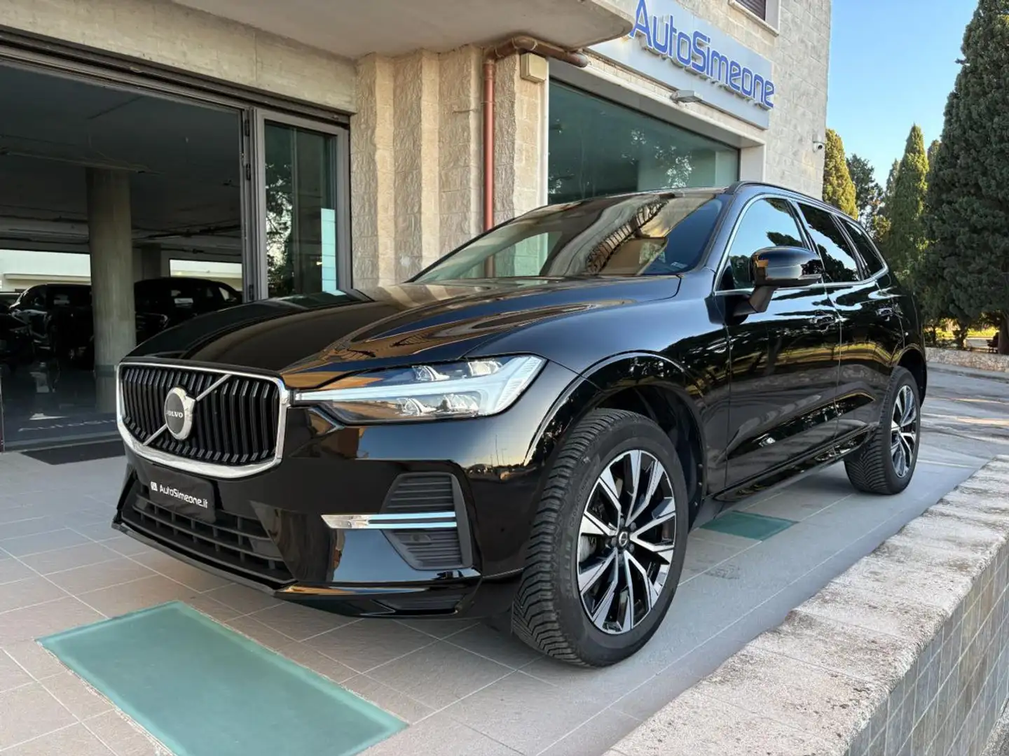Volvo XC60 B4 (d) automatico Core Nero - 1