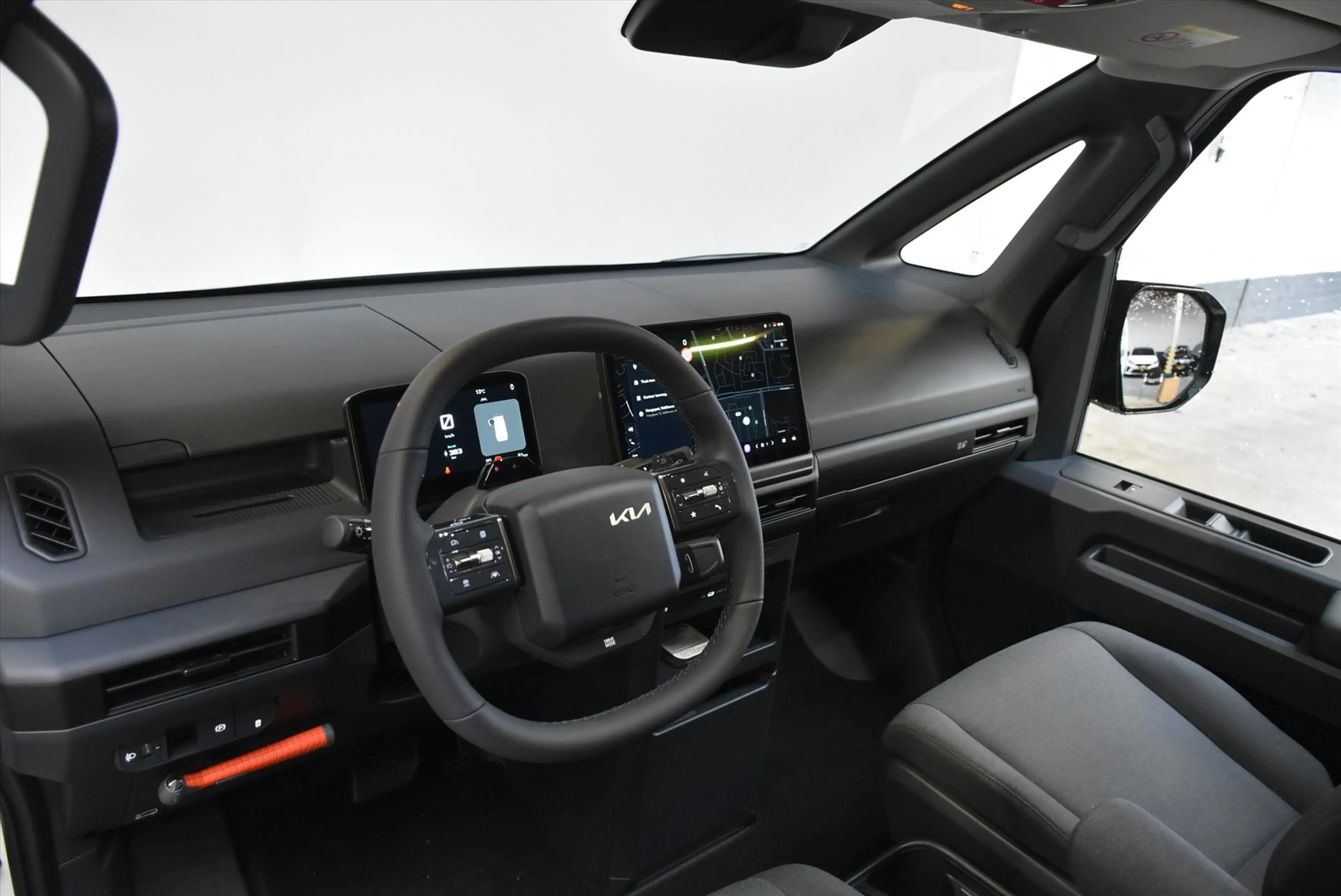 Kia PV5 Cargo GB 71,2 kWh 163pk L2H1 Plus — photo 13