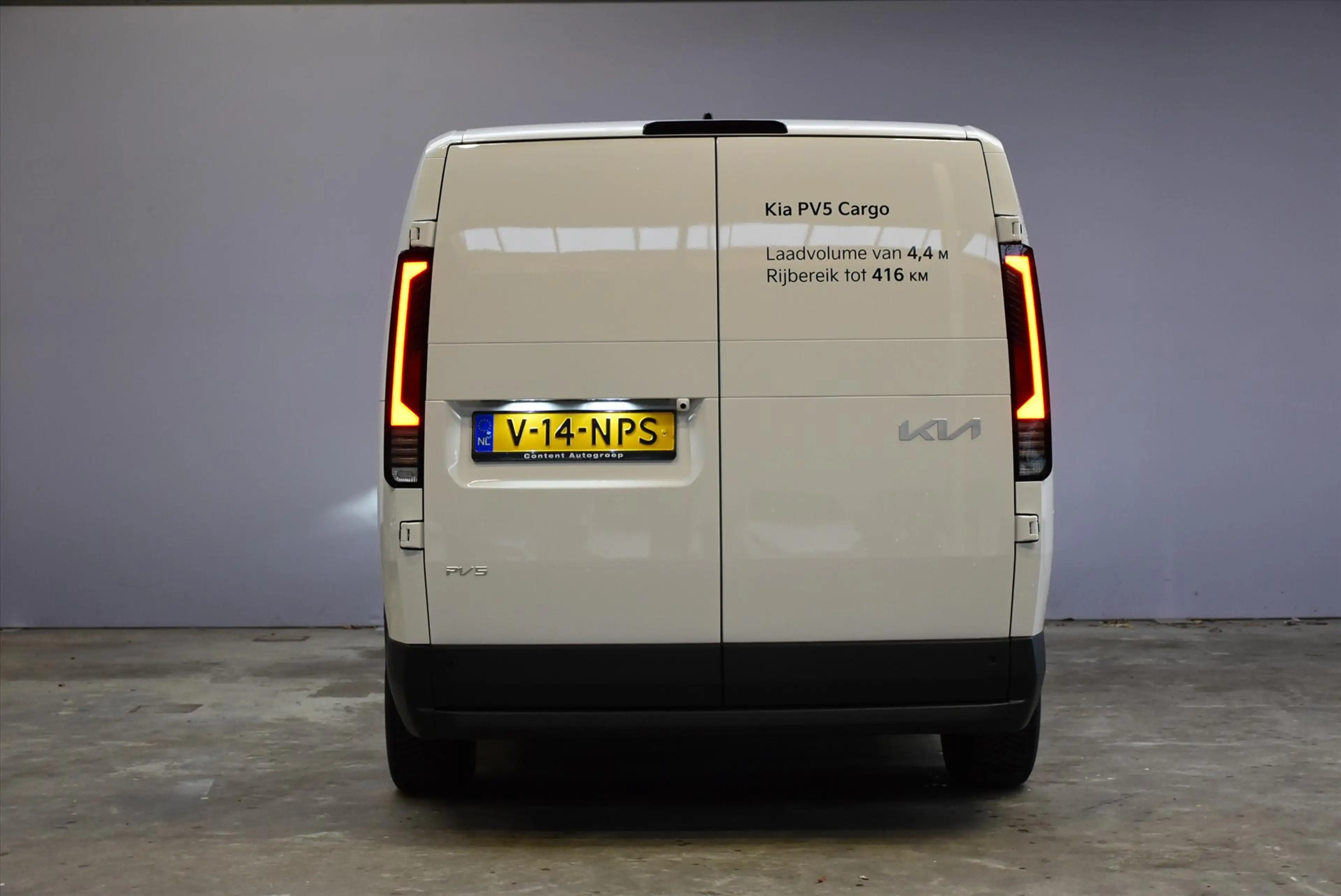 Kia PV5 Cargo GB 71,2 kWh 163pk L2H1 Plus — photo 11