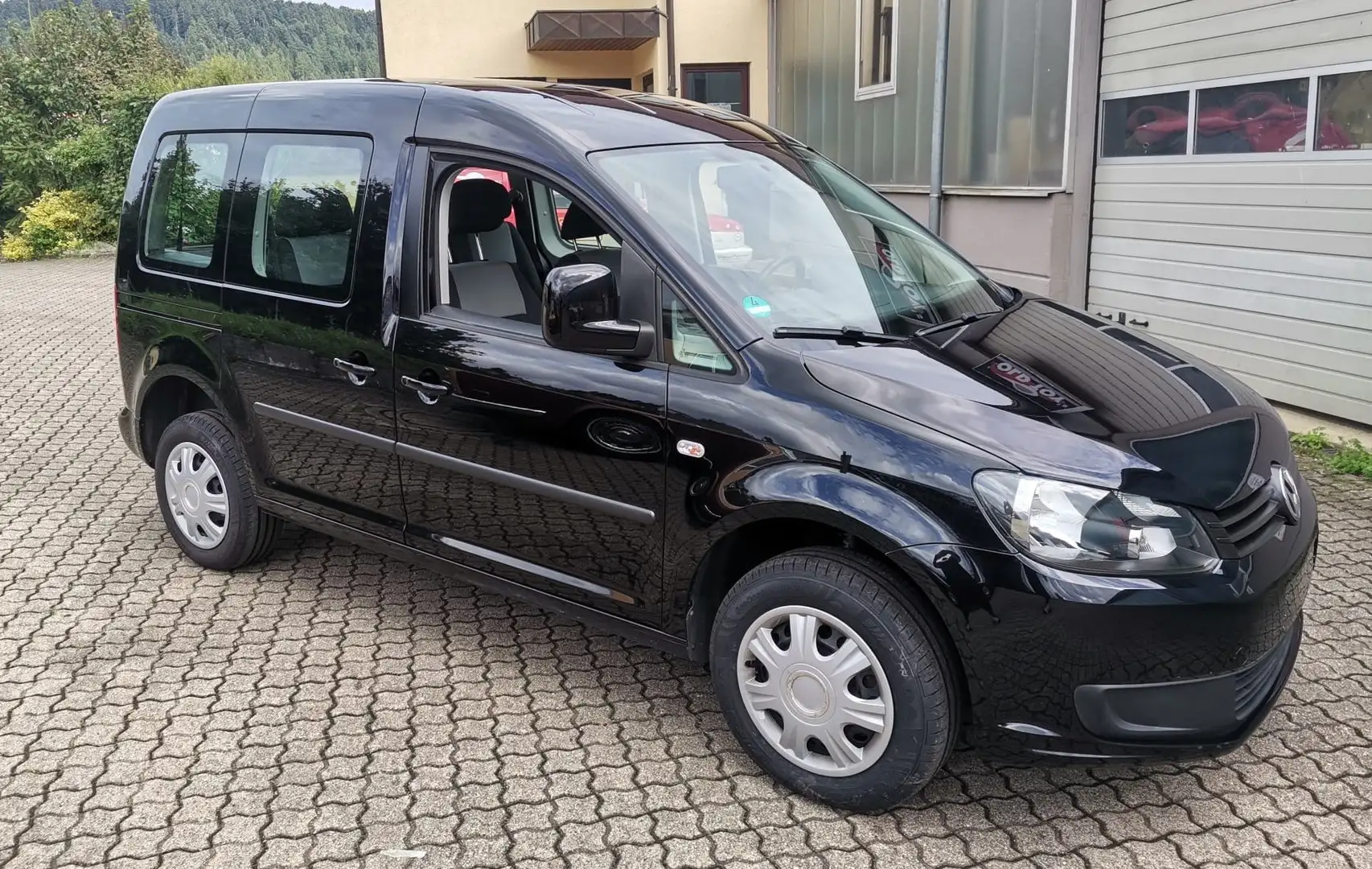 Volkswagen Caddy Trendline 4Motion Schwarz - 2