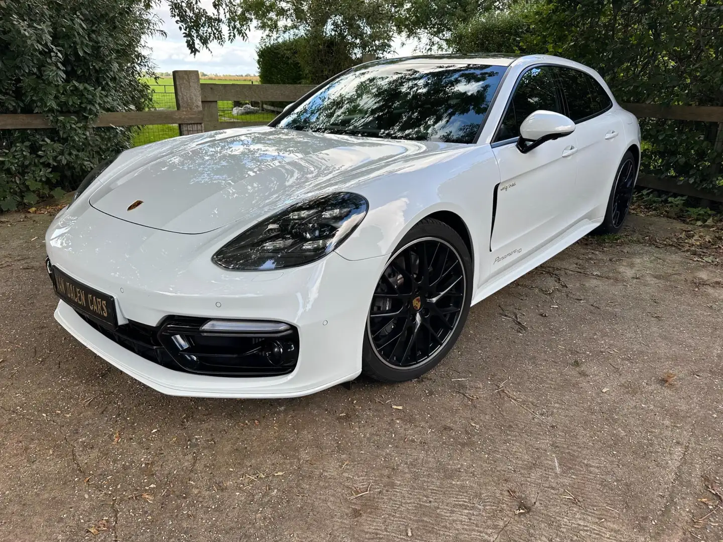 Porsche Panamera Sport Turismo 2.9 4 E-Hybrid 10 Years Edition Wit - 2