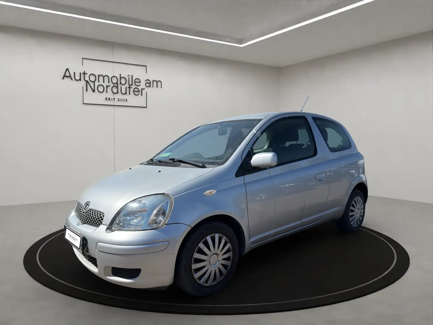 Toyota Yaris 1.3 Sol Automatik-Allwetterreifen-HU/AU neu-Klima Grau - 1