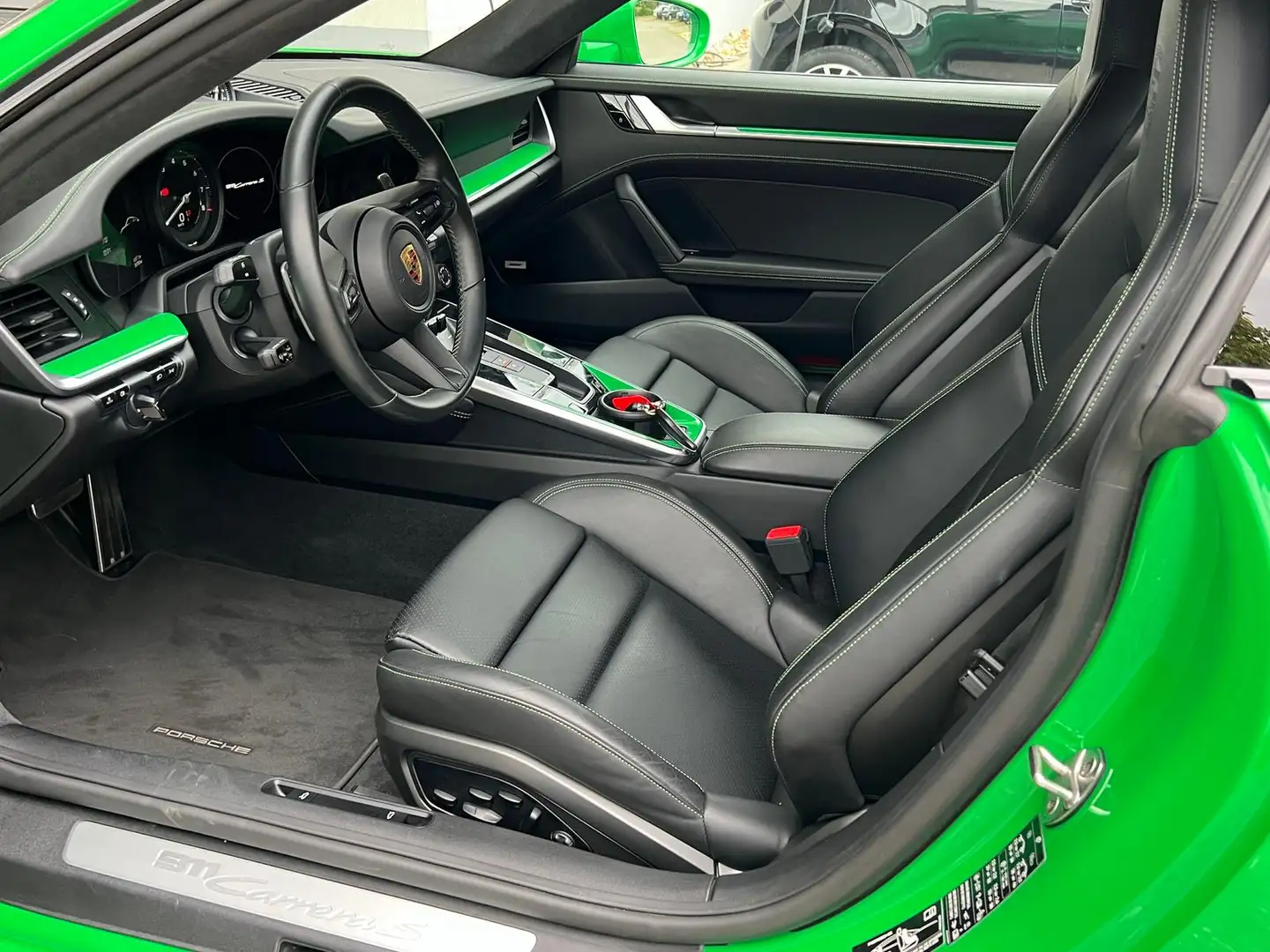 Porsche 992 911 Carrera S Sp-Design/18-Wege/4Radle/SpAga Grün - 2
