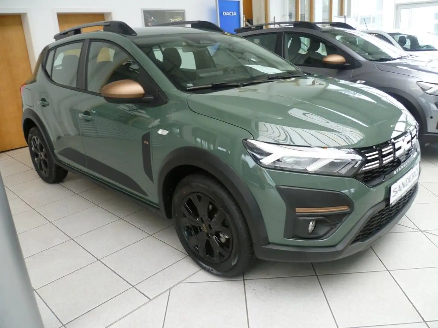 Dacia Sandero Stepway TCe 110 Extreme Groen - 2