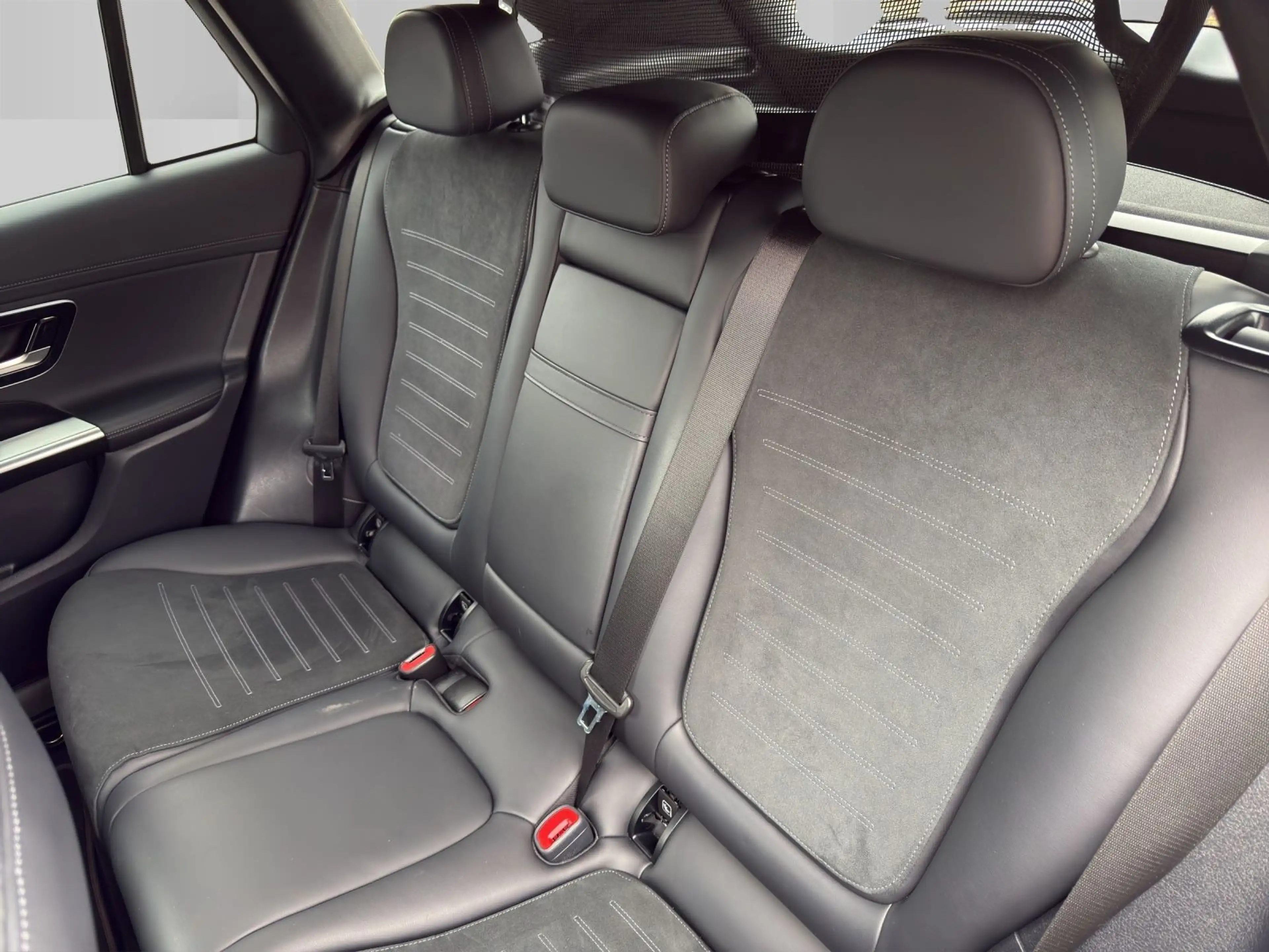 Mercedes-Benz GLC 220 d 4Matic AMG Line Night Dist. Plus 20" — photo 11