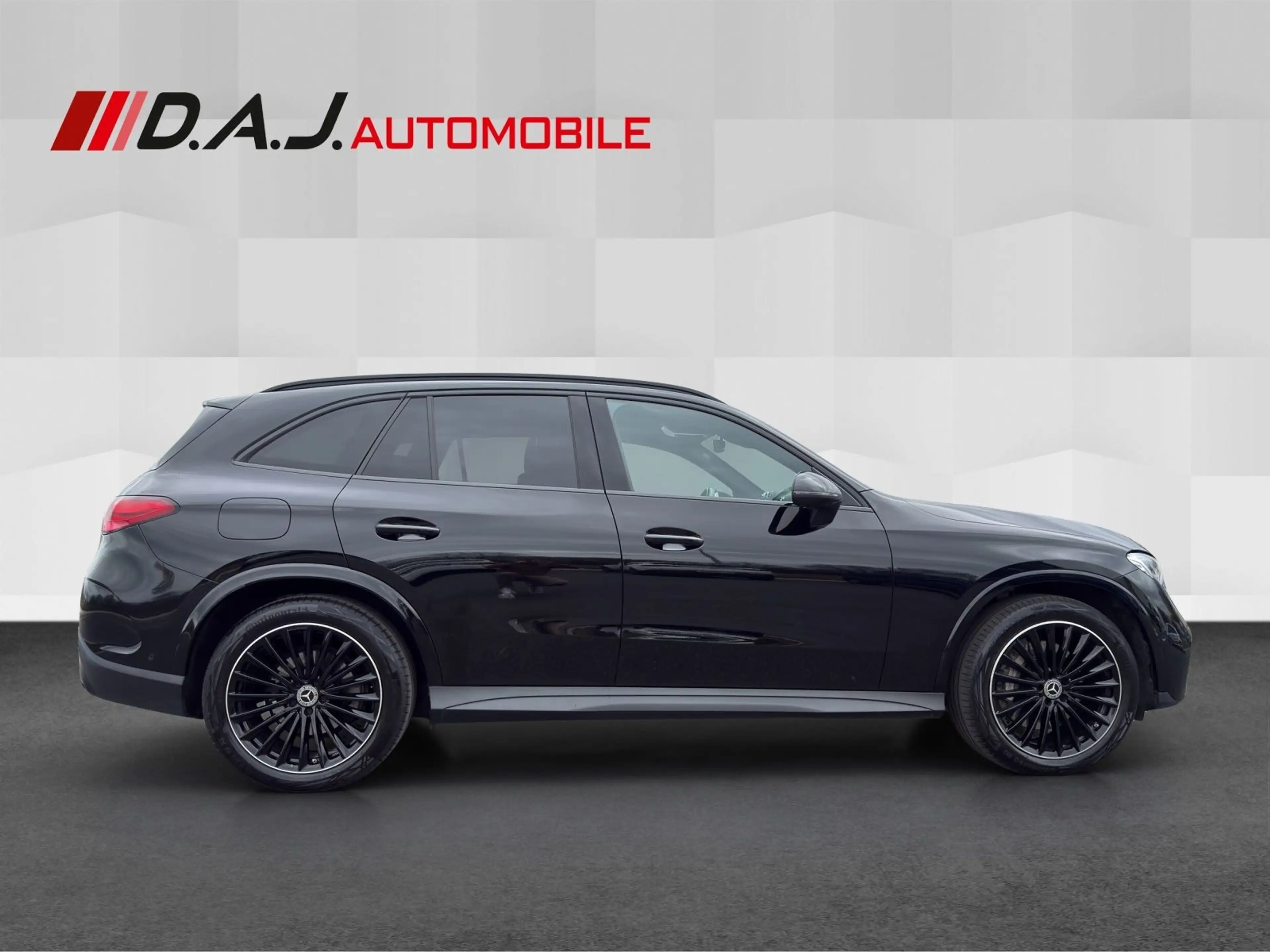 Mercedes-Benz GLC 220 d 4Matic AMG Line Night Dist. Plus 20" — photo 6