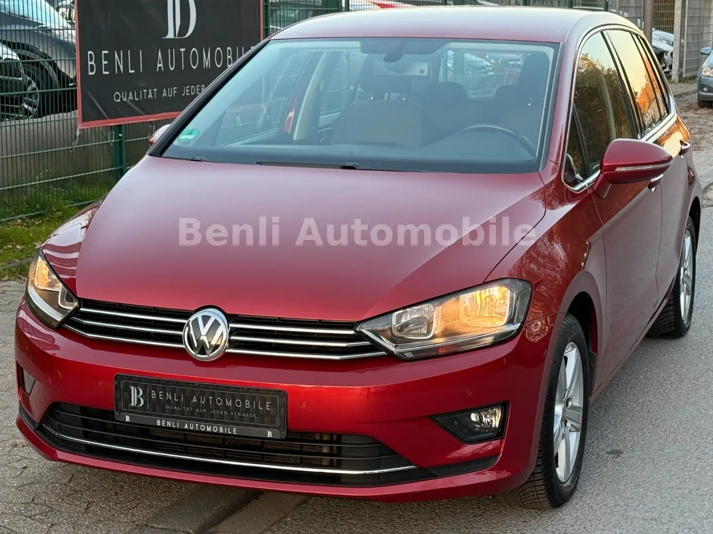 Volkswagen Golf Sportsvan VII Highline BMT/KEYLESS/KLIMAUTO Rot - 1