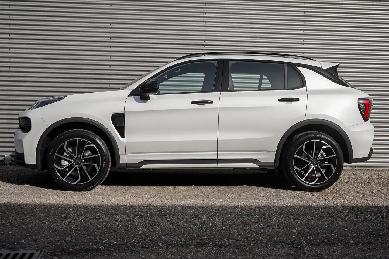 Lynk & Co 01