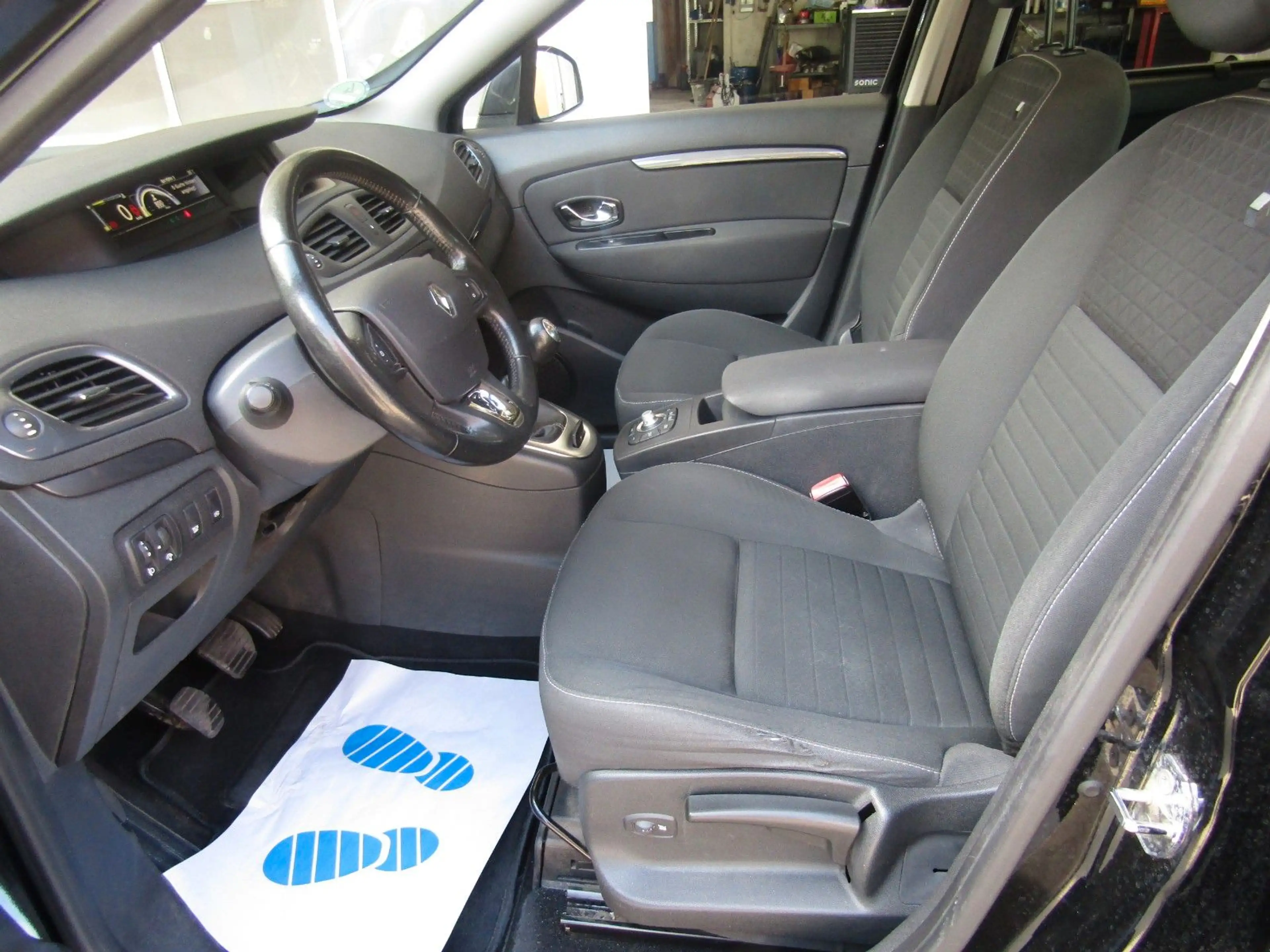 Renault Scenic III Limited AHK Navi SHZ ALU GRA — photo 10