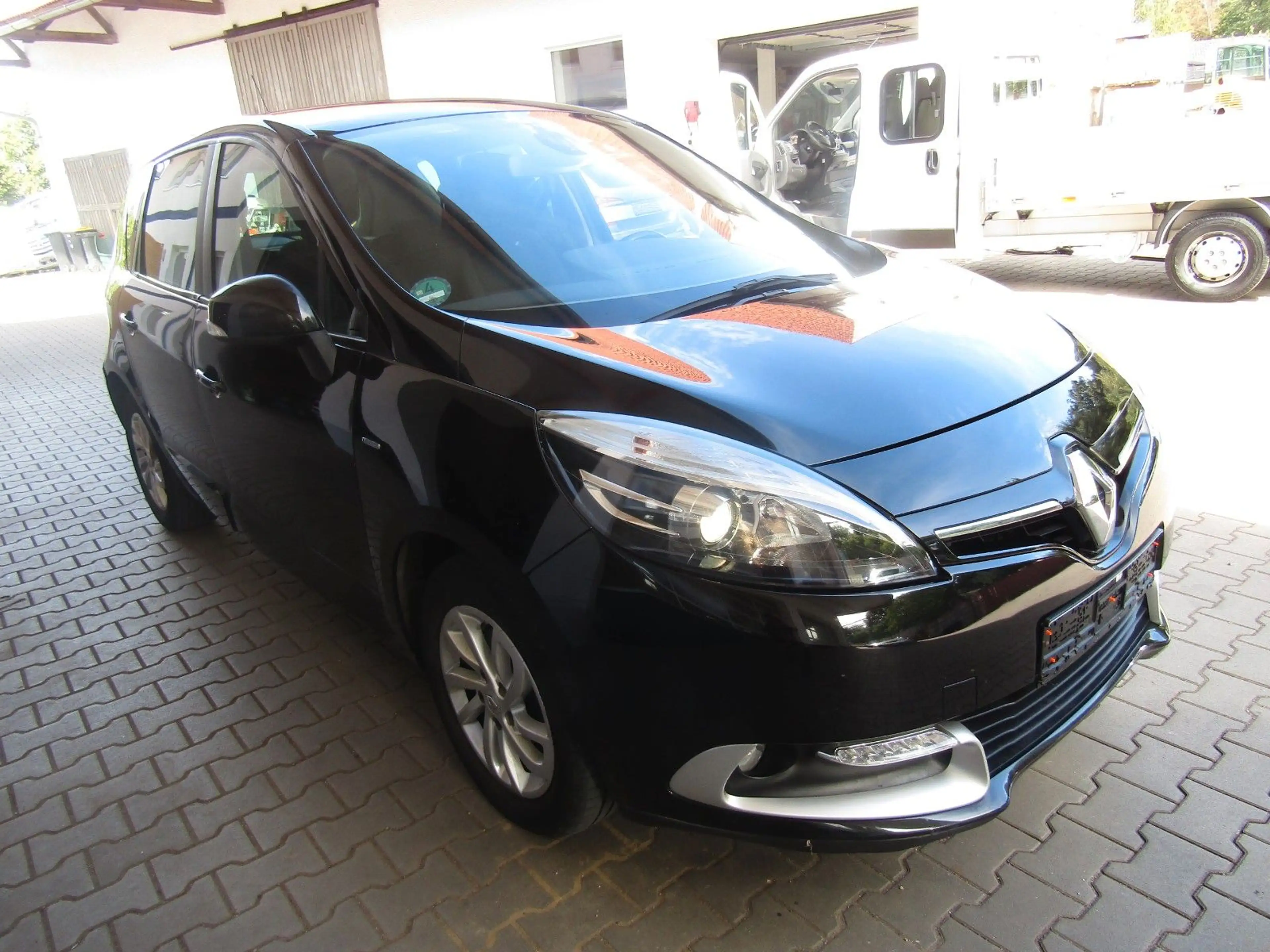Renault Scenic III Limited AHK Navi SHZ ALU GRA — photo 9