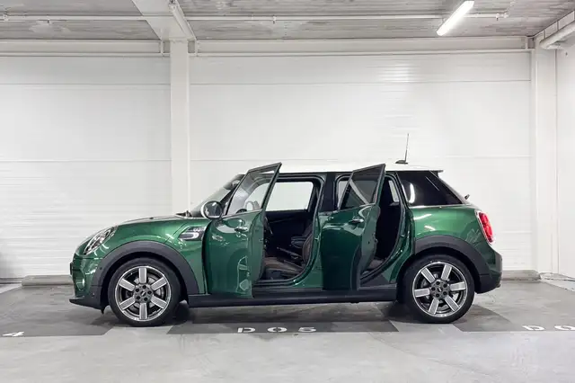Mini Hatch view 3