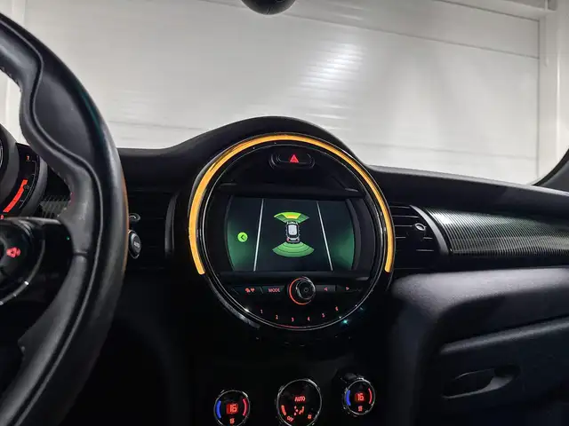 Mini Hatch view 13