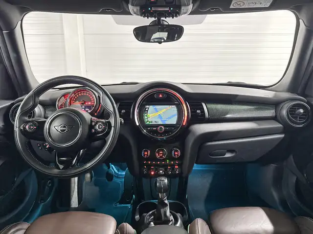 Mini Hatch view 10
