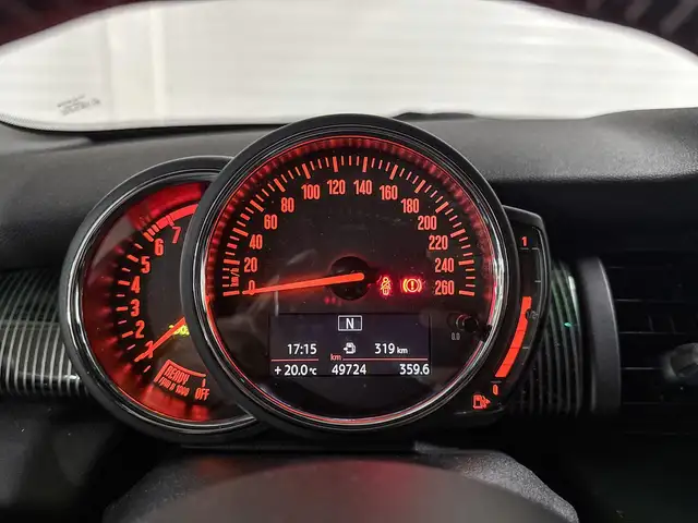 Mini Hatch view 12
