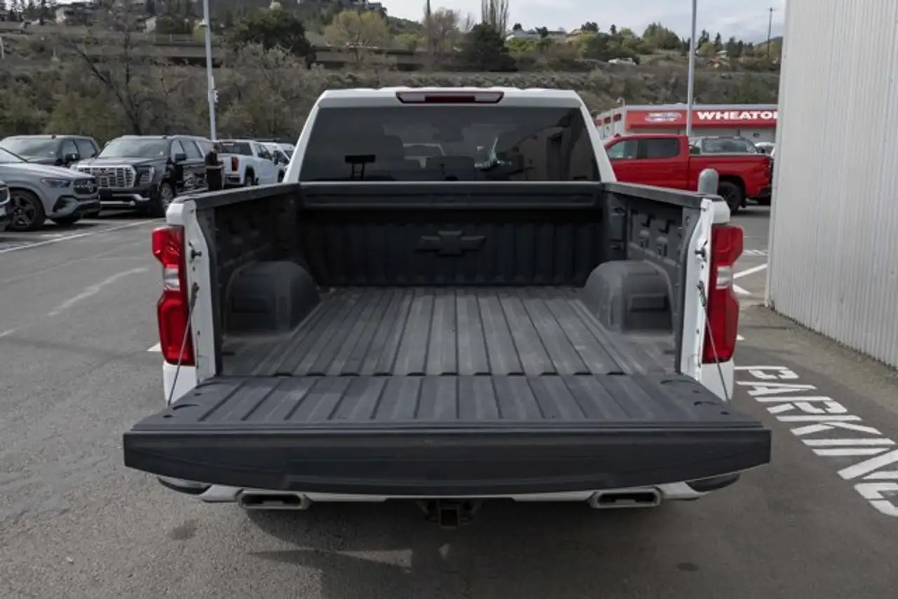 Chevrolet Silverado 1500 снимка Chevrolet Silverado 1500